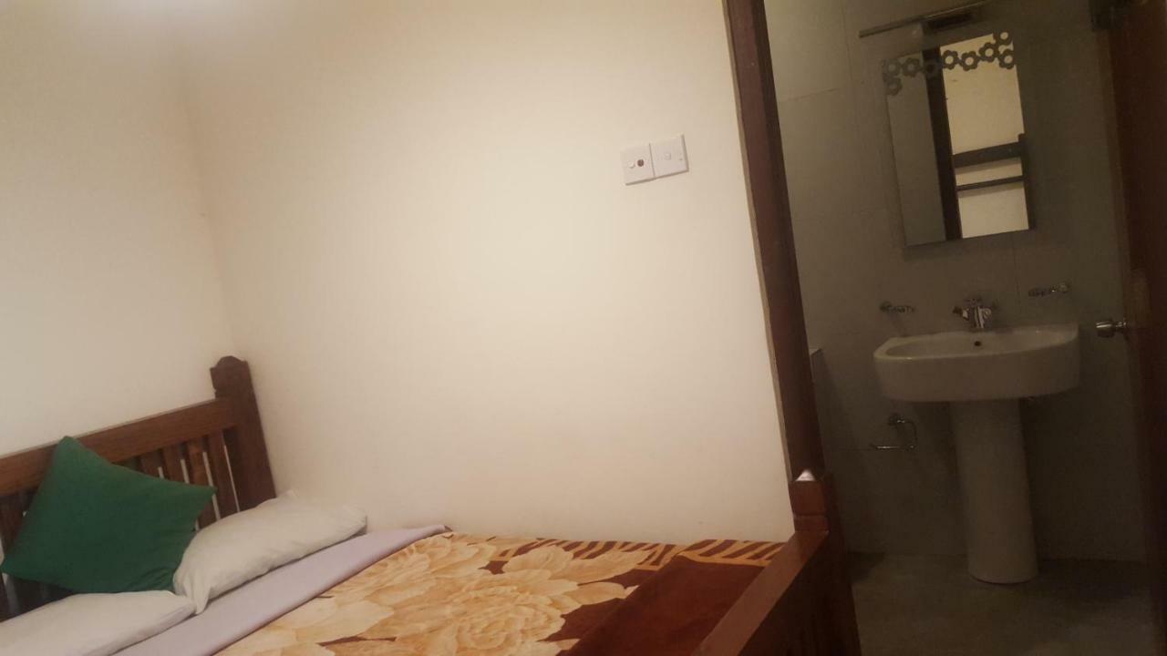New Tour Inn Нувара-Елія Екстер'єр фото