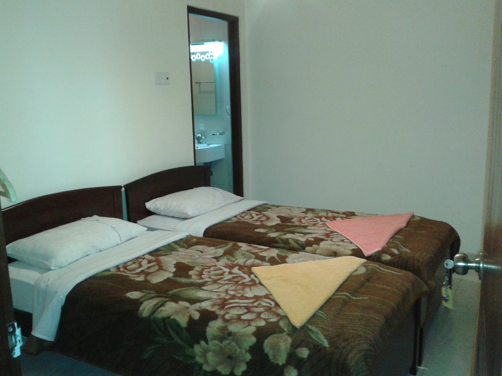New Tour Inn Нувара-Елія Екстер'єр фото
