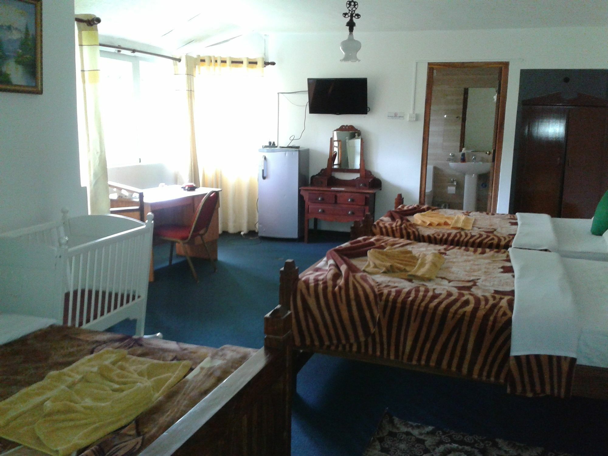 New Tour Inn Нувара-Елія Екстер'єр фото
